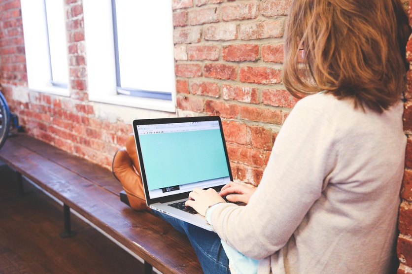 云教务与classin班级关系绑定对接：学生报名班级自动被加入到ClassIn对应的教室中，无需手动操作或邀请